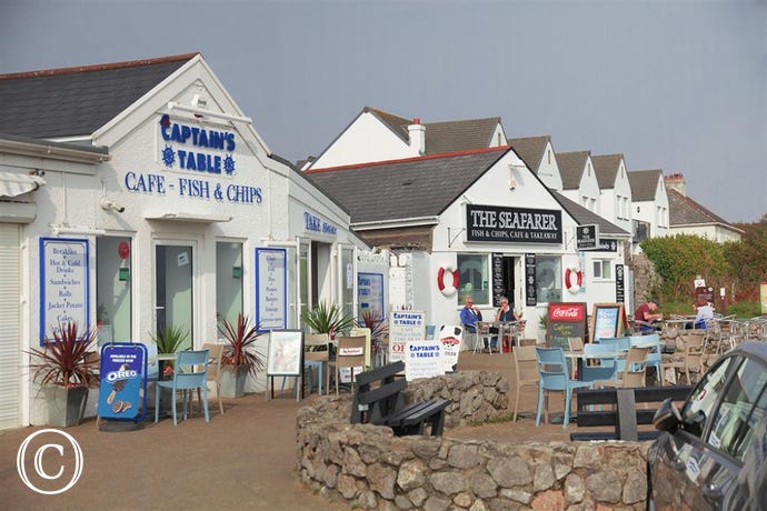 captains table port eynon